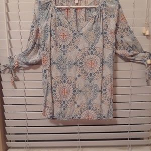 Nwot model sleeve very comfortable blouse